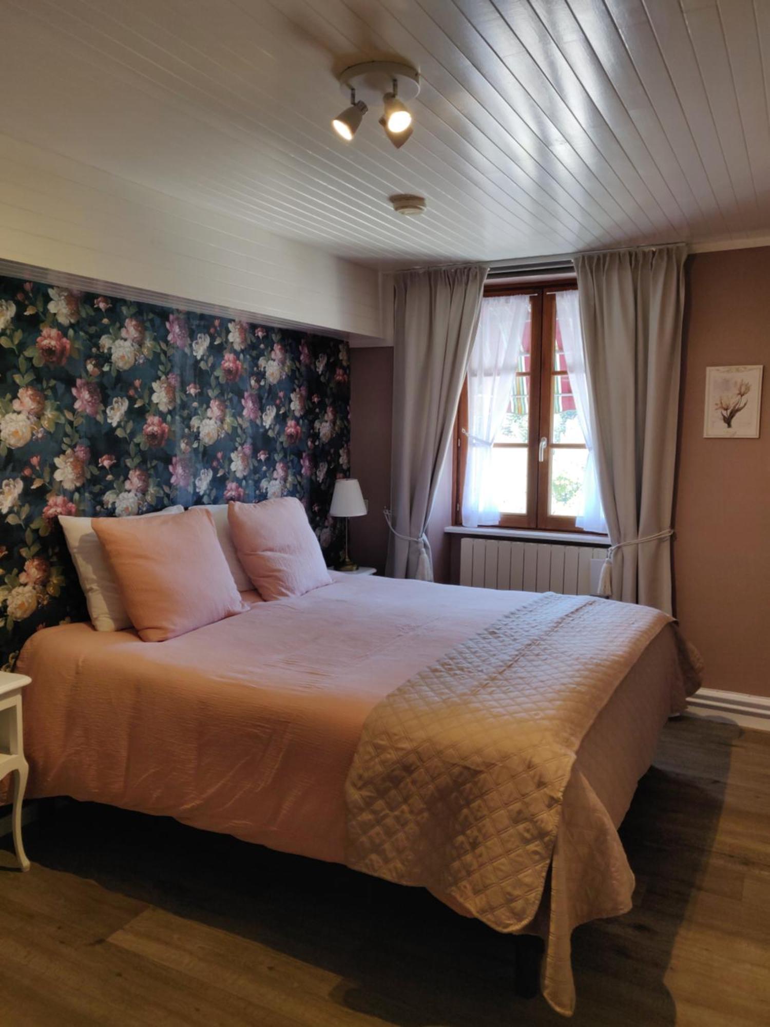 Auberge De La Chaloire La Petite-Verriere Экстерьер фото